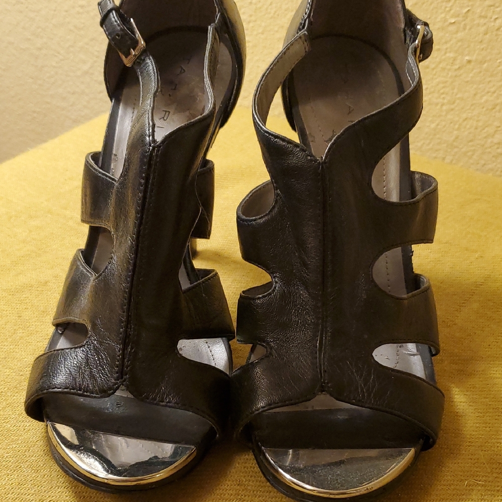 TAHARI Stylish Black Sandals 8.5